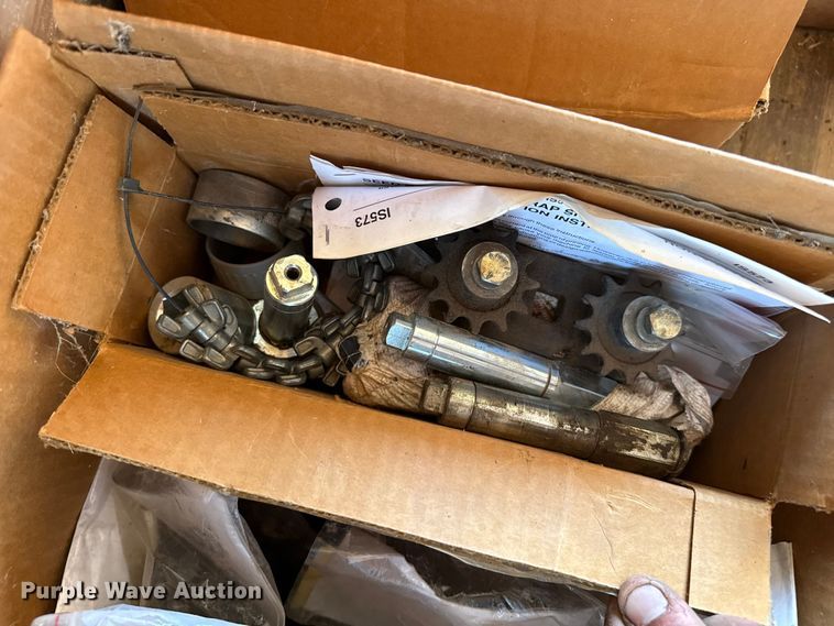 image for item EW4078 2004 Kinze 3200 planter