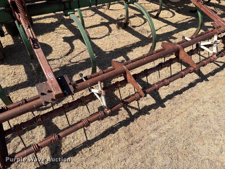 image for item EW4085 John Deere 1650 chisel