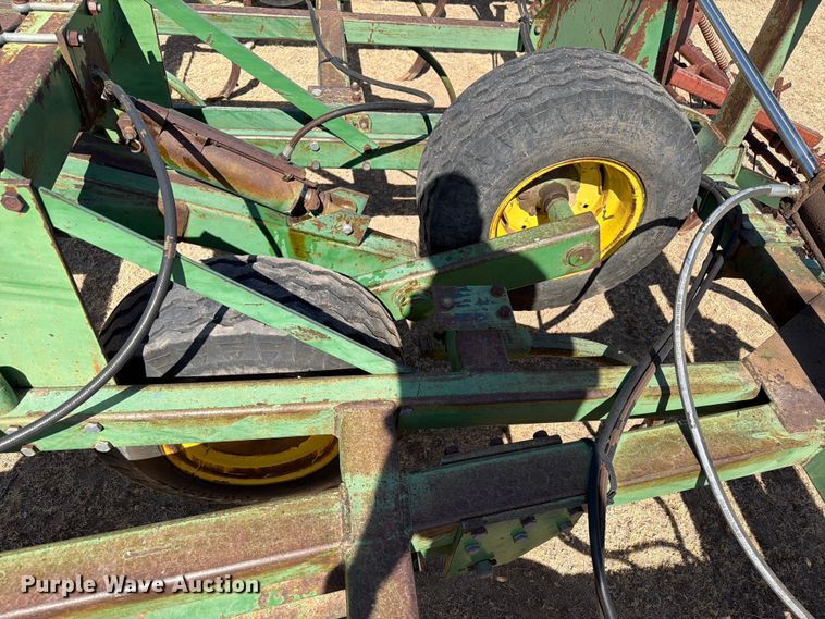 image for item EW4085 John Deere 1650 chisel