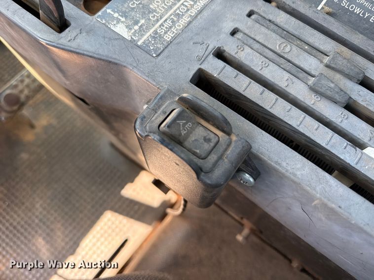 image for item EW4089 1982 John Deere 4640 tractor