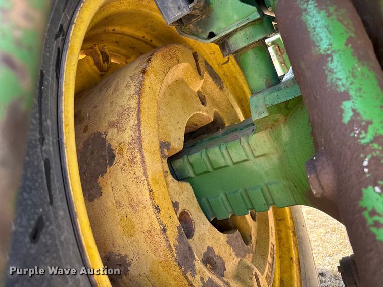 image for item EW4089 1982 John Deere 4640 tractor