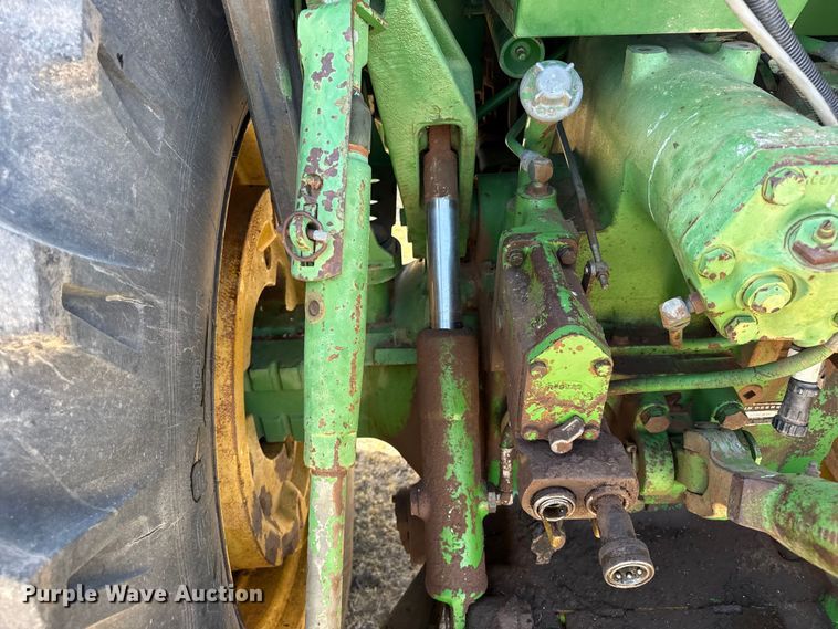 image for item EW4089 1982 John Deere 4640 tractor