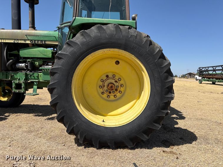 image for item EW4089 1982 John Deere 4640 tractor