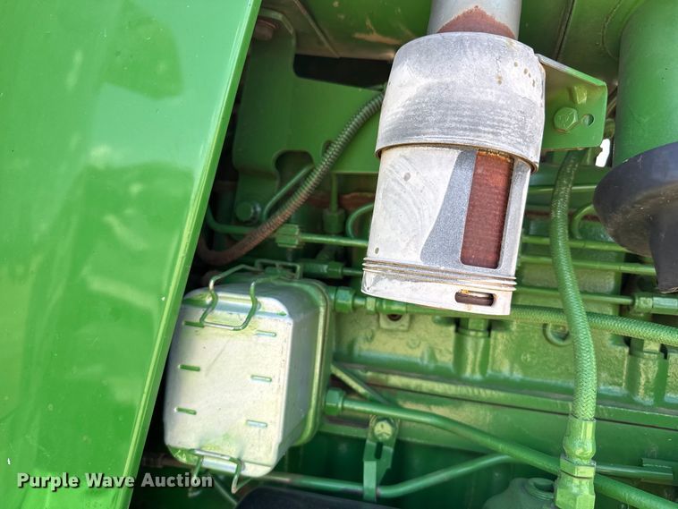 image for item EW4090 1991 John Deere 4455 tractor