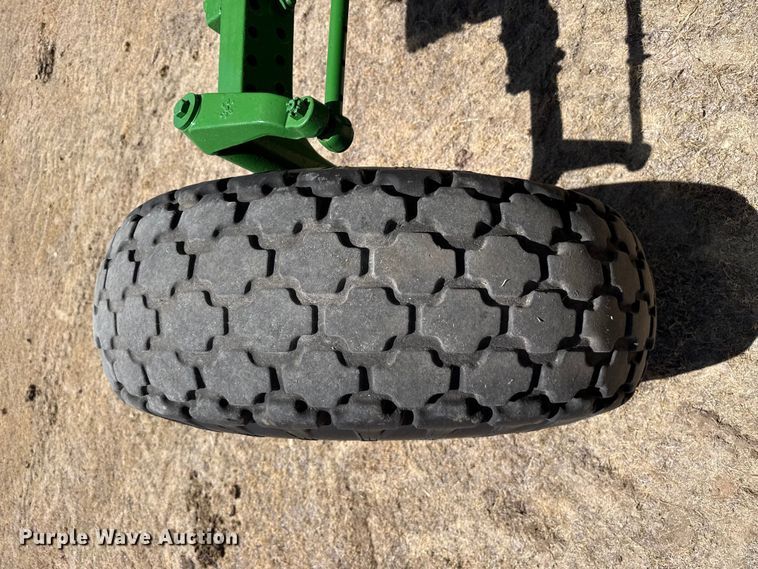 image for item EW4090 1991 John Deere 4455 tractor