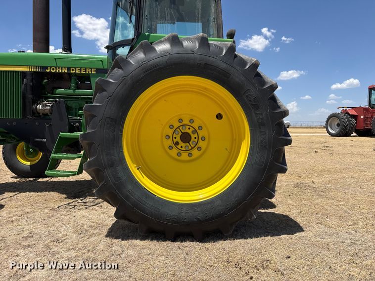 image for item EW4090 1991 John Deere 4455 tractor