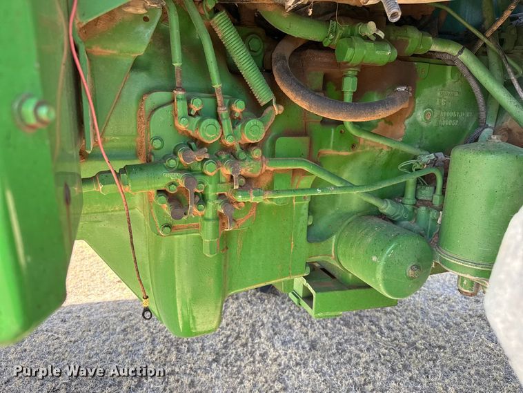 image for item EW4092 1993 John Deere 4560 tractor