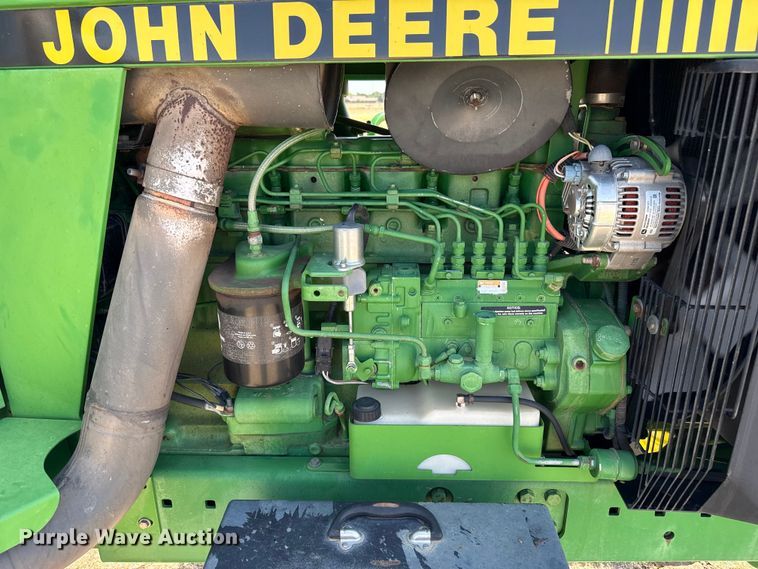 image for item EW4092 1993 John Deere 4560 tractor