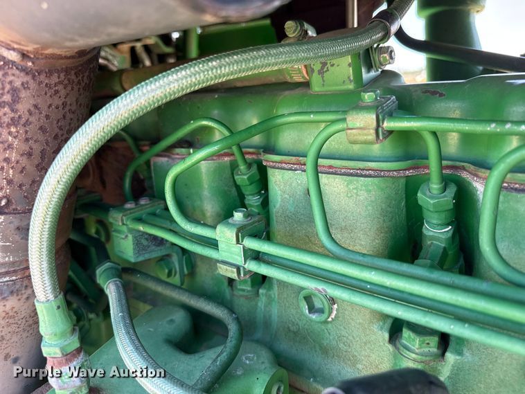 image for item EW4092 1993 John Deere 4560 tractor
