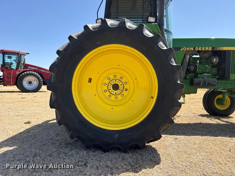 image for item EW4092 1993 John Deere 4560 tractor
