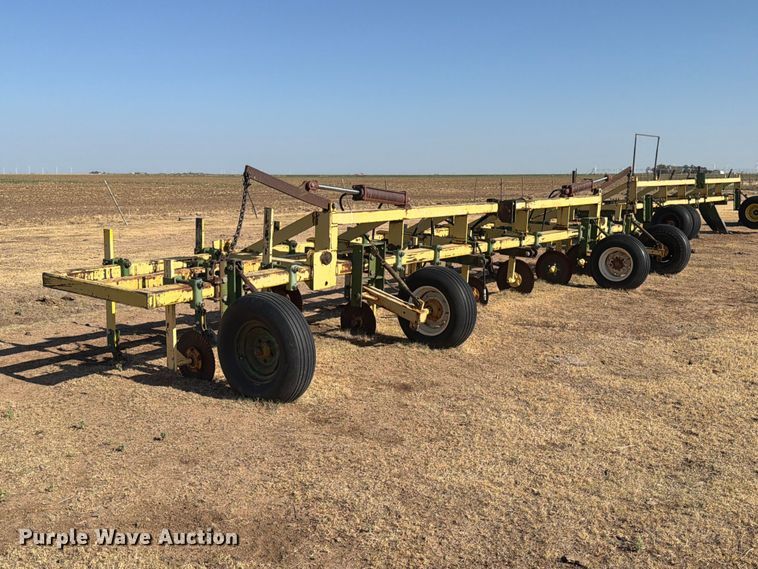 image for item EW4097 Row crop cultivator