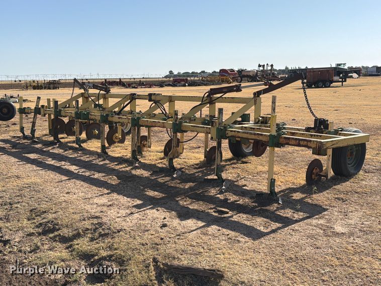 image for item EW4097 Row crop cultivator