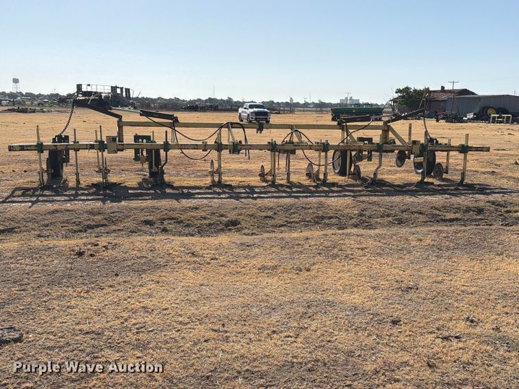 image for item EW4097 Row crop cultivator