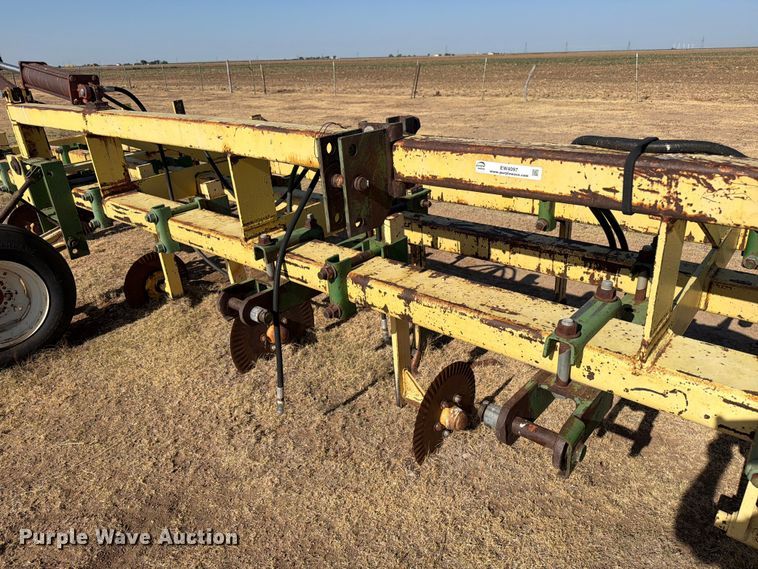 image for item EW4097 Row crop cultivator