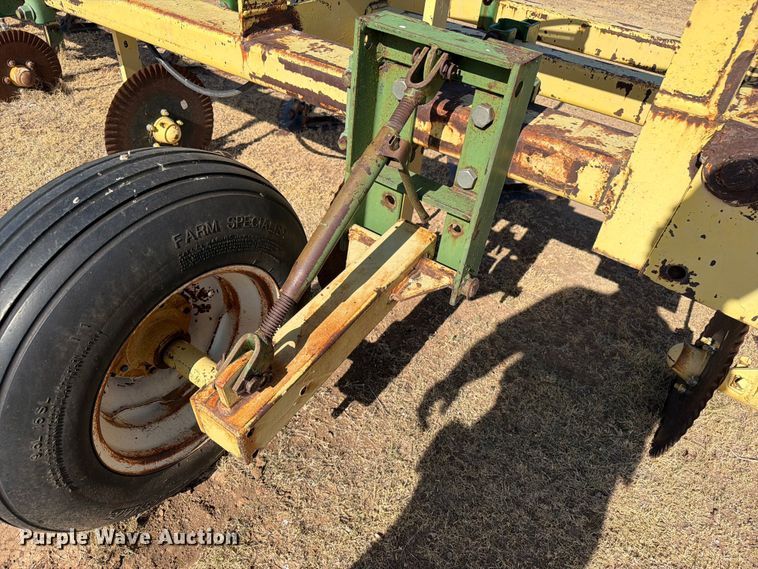 image for item EW4097 Row crop cultivator