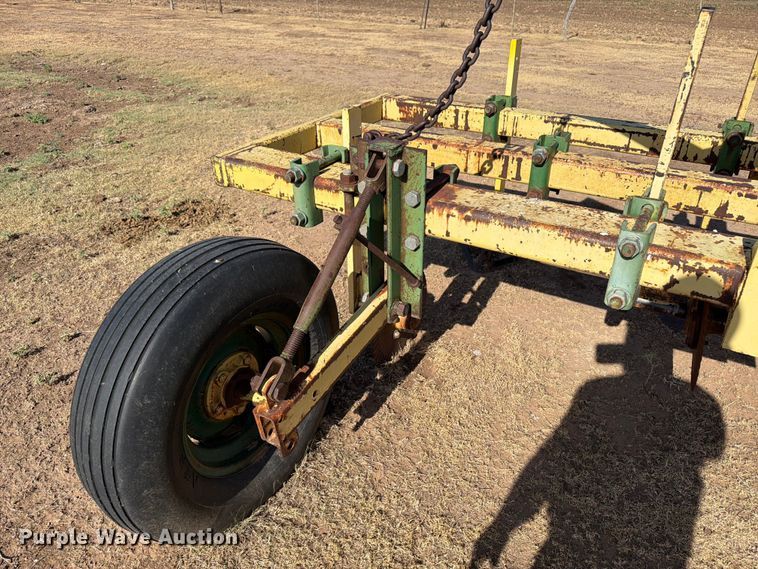 image for item EW4097 Row crop cultivator