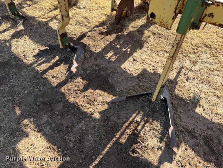 image for item EW4097 Row crop cultivator