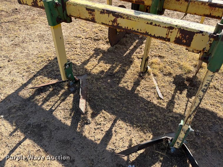 image for item EW4097 Row crop cultivator