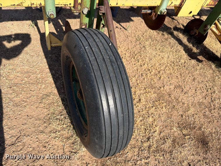 image for item EW4097 Row crop cultivator