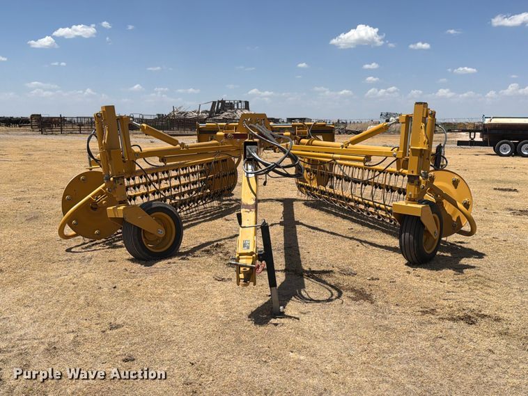 image for item EW4100 2021 Vermeer R2800 hay rake
