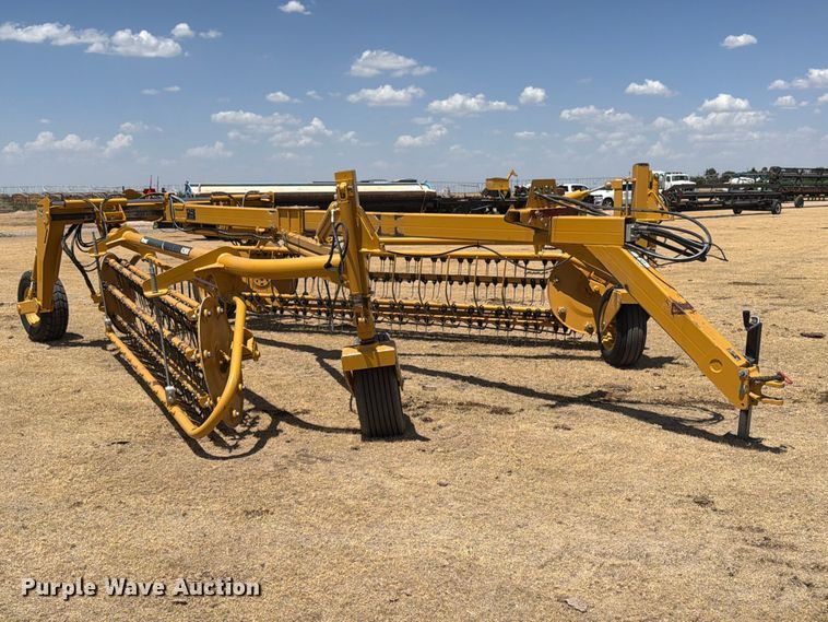 image for item EW4100 2021 Vermeer R2800 hay rake