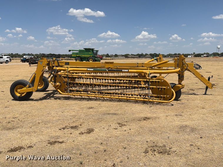image for item EW4100 2021 Vermeer R2800 hay rake