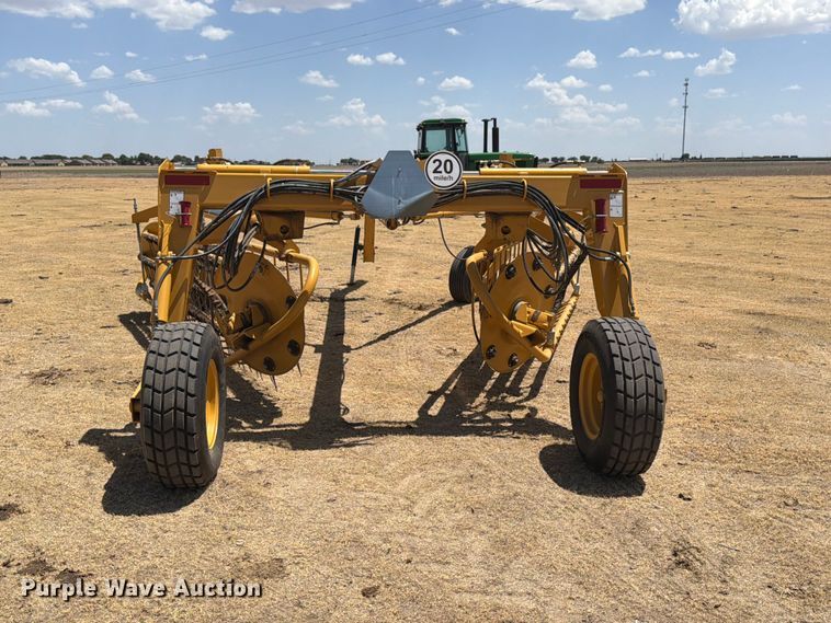 image for item EW4100 2021 Vermeer R2800 hay rake