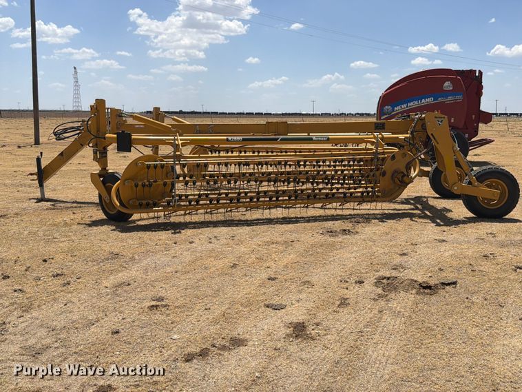 image for item EW4100 2021 Vermeer R2800 hay rake