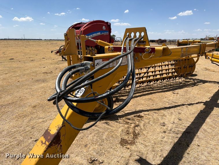 image for item EW4100 2021 Vermeer R2800 hay rake