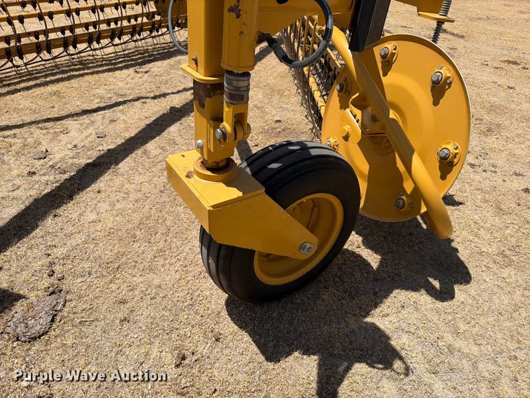 image for item EW4100 2021 Vermeer R2800 hay rake