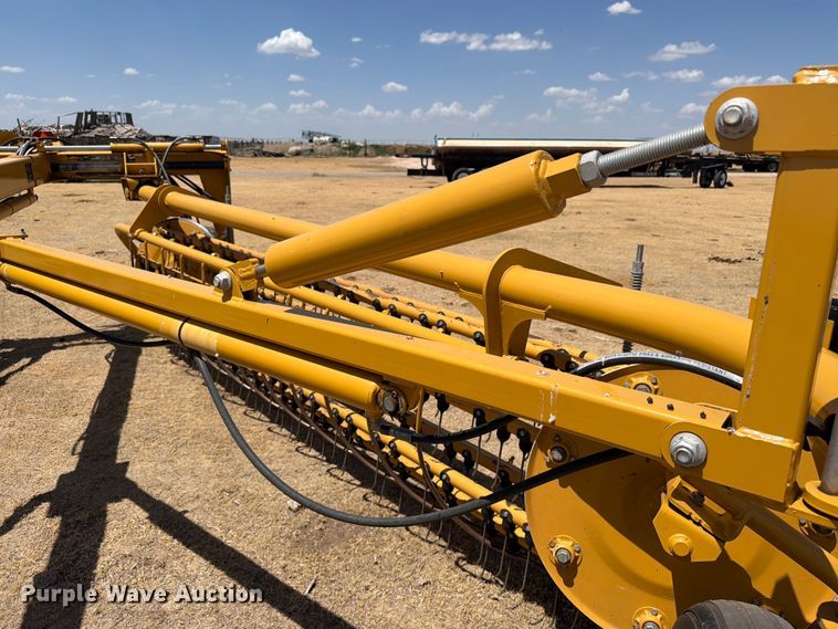 image for item EW4100 2021 Vermeer R2800 hay rake