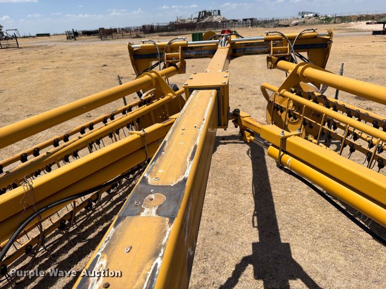 image for item EW4100 2021 Vermeer R2800 hay rake