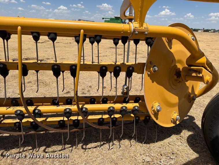 image for item EW4100 2021 Vermeer R2800 hay rake