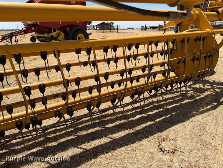 image for item EW4100 2021 Vermeer R2800 hay rake