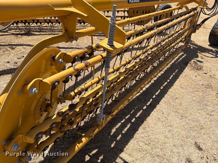 image for item EW4100 2021 Vermeer R2800 hay rake