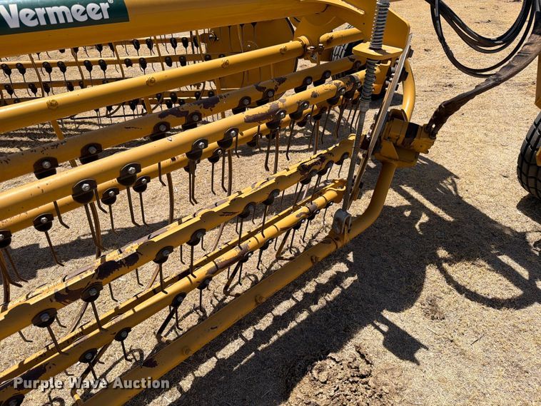 image for item EW4100 2021 Vermeer R2800 hay rake