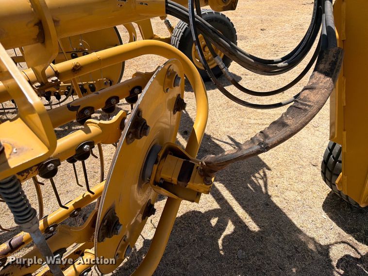 image for item EW4100 2021 Vermeer R2800 hay rake