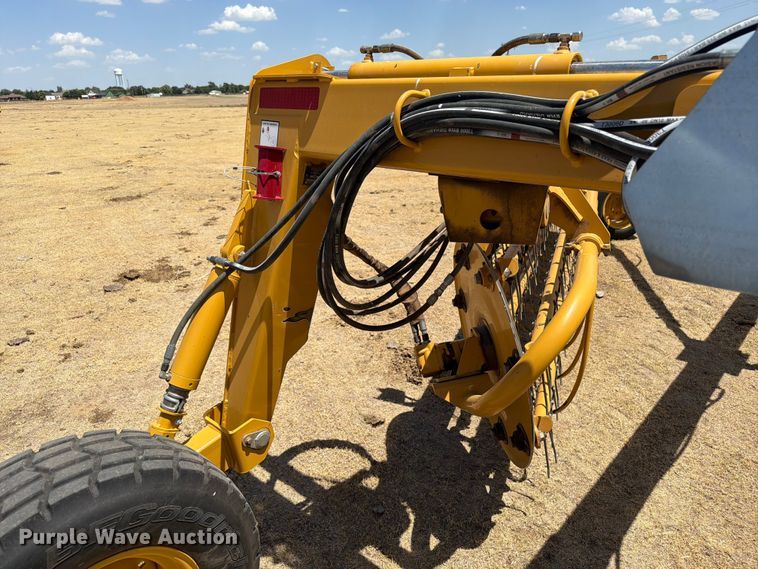 image for item EW4100 2021 Vermeer R2800 hay rake