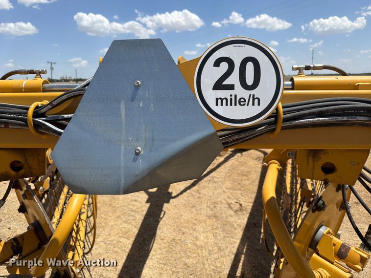 image for item EW4100 2021 Vermeer R2800 hay rake