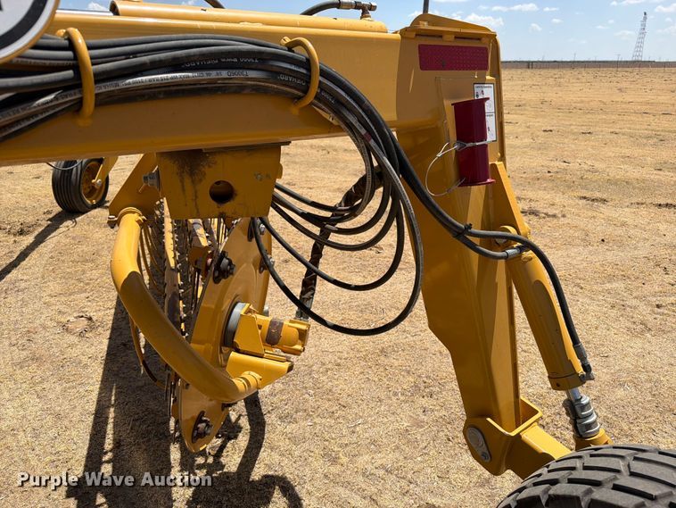image for item EW4100 2021 Vermeer R2800 hay rake