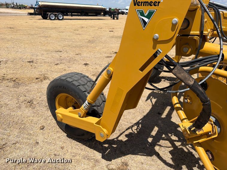 image for item EW4100 2021 Vermeer R2800 hay rake