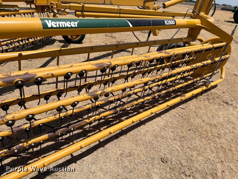 image for item EW4100 2021 Vermeer R2800 hay rake