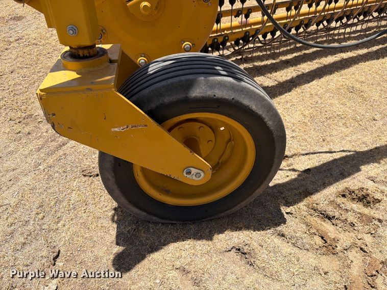 image for item EW4100 2021 Vermeer R2800 hay rake