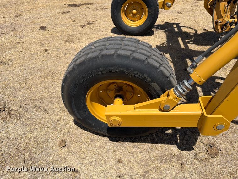 image for item EW4100 2021 Vermeer R2800 hay rake