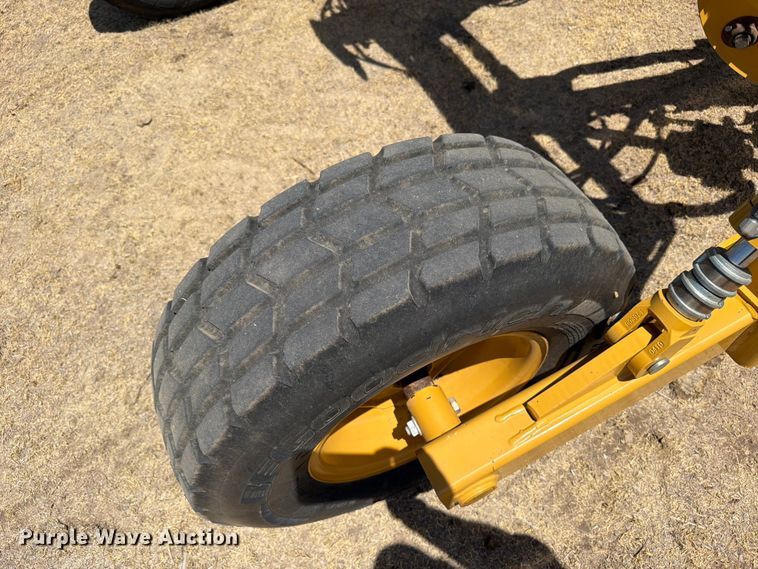 image for item EW4100 2021 Vermeer R2800 hay rake