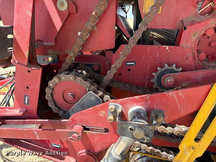 image for item EW4101 2015 New Holland RB560 round baler