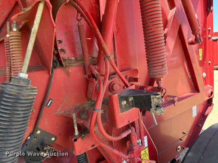 image for item EW4101 2015 New Holland RB560 round baler