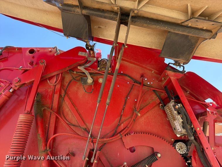 image for item EW4101 2015 New Holland RB560 round baler