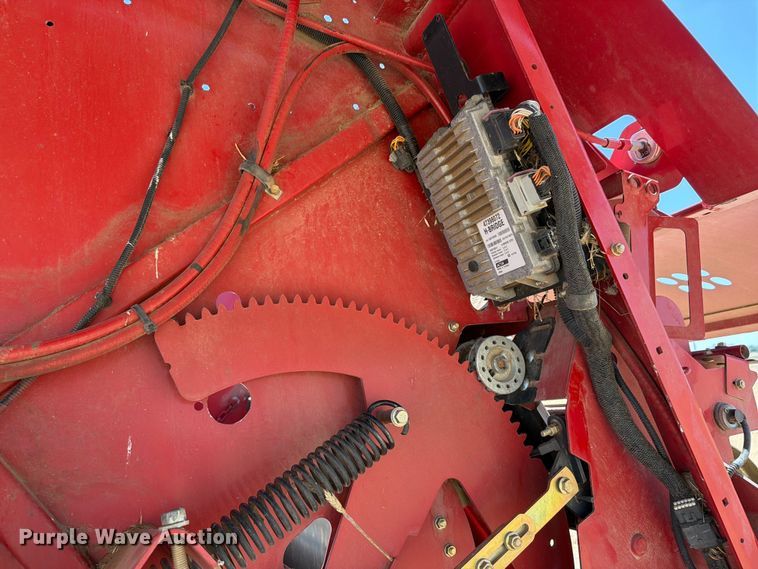 image for item EW4101 2015 New Holland RB560 round baler