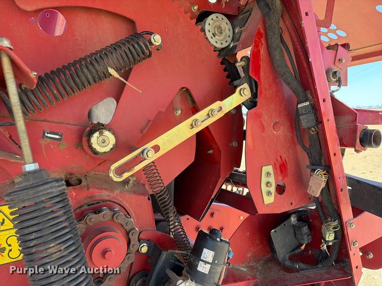 image for item EW4101 2015 New Holland RB560 round baler